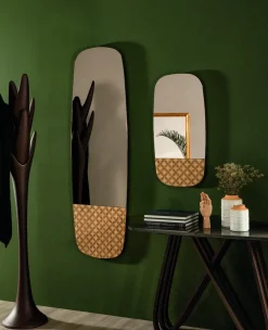 1. Design elegante e moderno.2. Finiture di alta qualità.3. Ampio specchio per una visione più ampia.4. Facile da installare.5. Prezzo competitivo.^Tonin Casa New