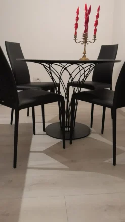 Cattelan Italia 1. Design moderno ed elegante. 2. Offerta Outlet. 3. Materiali di qualità. 4. Facile da pulire. 5. Marca .- Tavoli