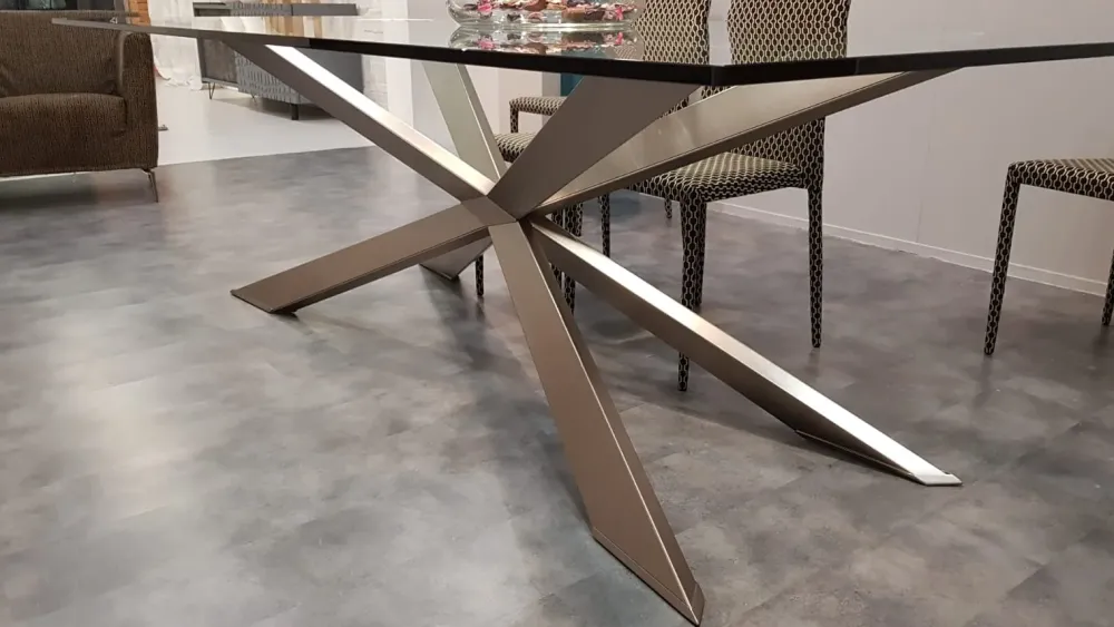 1. Design moderno ed elegante. 2. Struttura robusta e resistente. 3. Prezzo outlet conveniente. 4. Facile da assemblare. 5. Facile da pulire. Tavoli