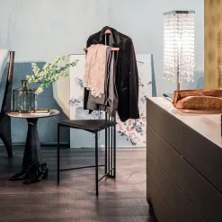 1. Design moderno ed elegante. 2. Struttura in legno di faggio. 3. Seduta imbottita in pelle. 4. Facile da assemblare. 5. Garanzia di qualità .^Cattelan Italia New