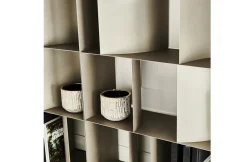 Cattelan Italia 1. Design moderno ed elegante.2. Facile da montare.3. Offerta speciale. 4. Materiali di qualità.5. Grande capacità di stoccaggio.- Librerie