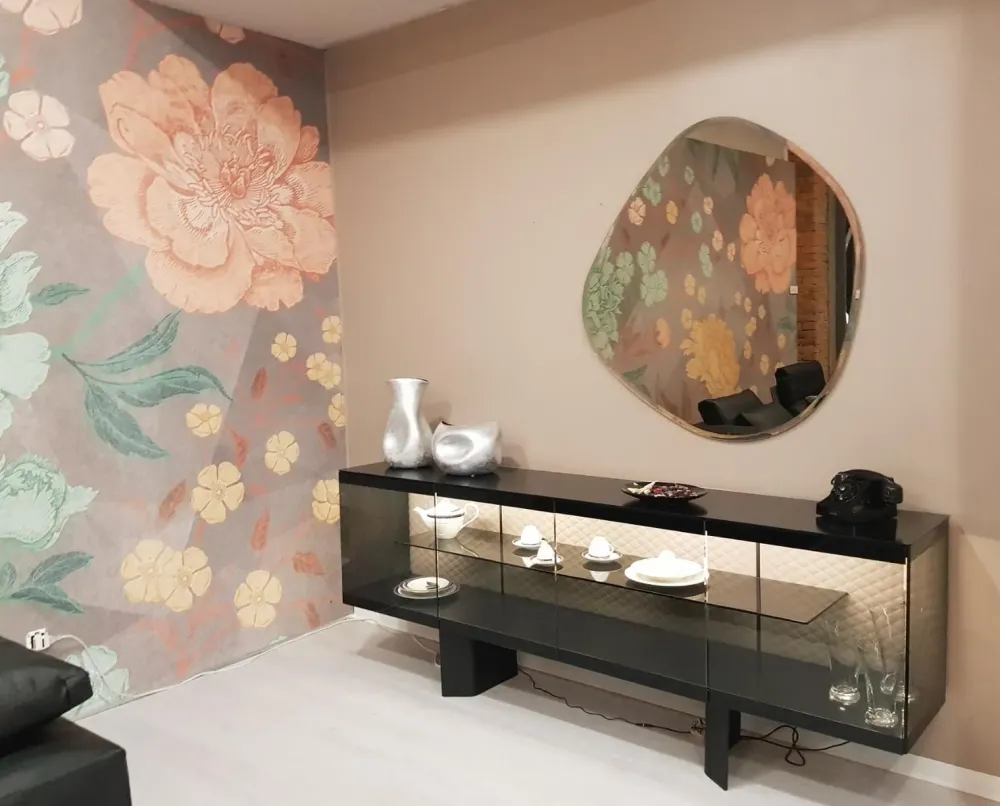 Cattelan Italia 1. Design moderno ed elegante. 2. Vetro di alta qualità. 3. Prezzo Outlet. 4. Facile da installare. 5. Ideale per arredare la casa.- Specchiere