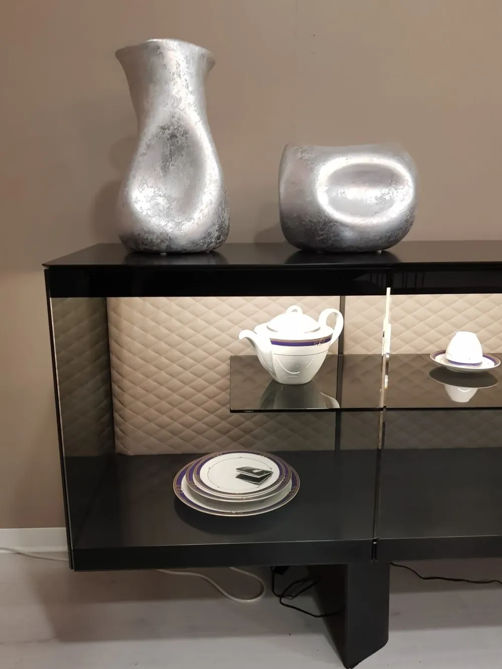 Cattelan Italia 1. Design moderno ed elegante. 2. Prezzo ribassato. 3. Facile da montare. 4. Materiali di qualità. 5. Garanzia di 2 anni.- Madie