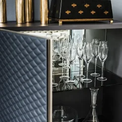 1. Design moderno ed elegante. 2. Costo scontato. 3. Ampio spazio di archiviazione. 4. Facile da montare. 5. Materiali di qualità.^Cattelan Italia