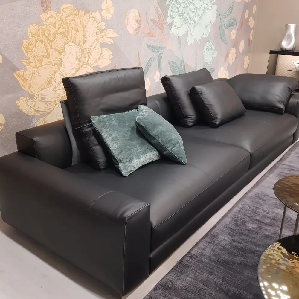 Arketipo 1. Prezzo Outlet. 2. Pelle di qualità. 3. Imbottitura in piuma. 4. Design moderno. 5. Garanzia .- Divani