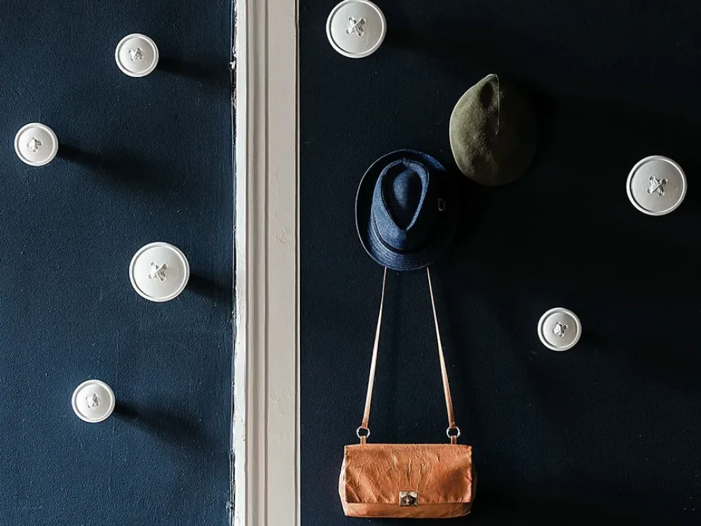 Online Appendiabiti Cattelan Bottone in laccato opaco a prezzo scontato Appendiabiti