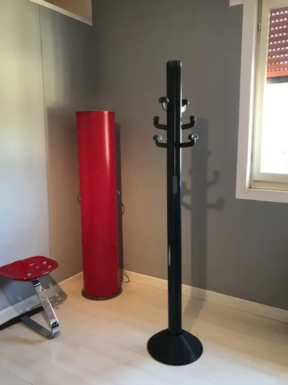 Appendiabiti Dilemma in metallo in Offerta Outlet^Artigianale Online