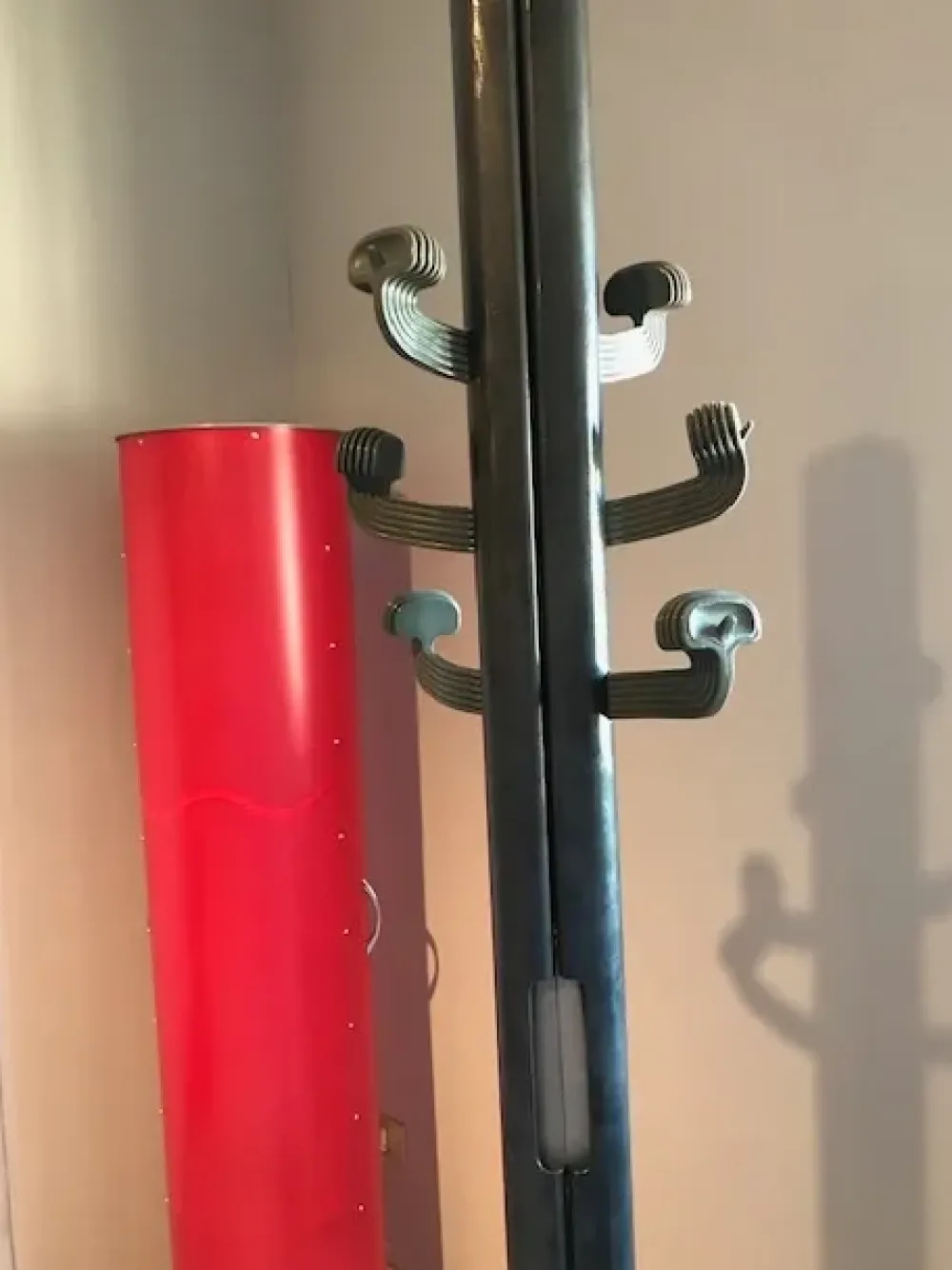 Appendiabiti Dilemma in metallo in Offerta Outlet^Artigianale Online