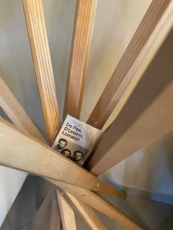 Appendiabiti modello sciangai rovere naturale a prezzo ribassato^Zanotta