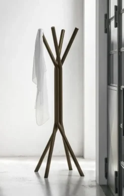 Outlet Appendiabiti modello Tree a prezzo ribassato Appendiabiti
