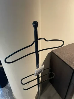 Zanotta Appendiabiti servonotte in metallo a prezzo scontato- Appendiabiti