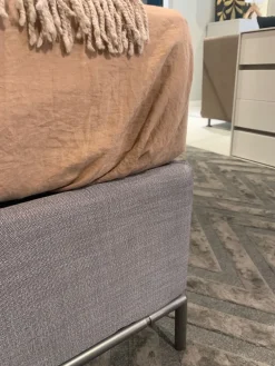 New Approfitta dello sconto 45% sul letto Urbano di Letti