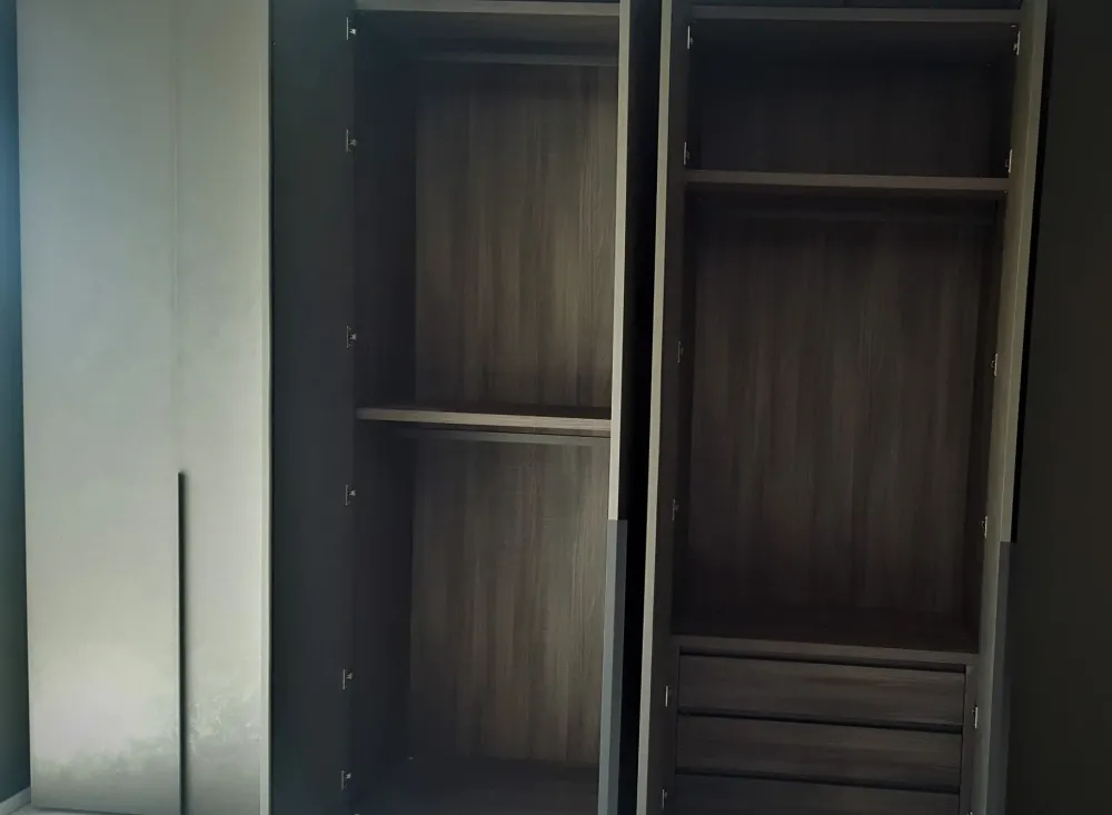 Sale Armadio a Sei ante Liscia: scopri il prezzo Armadi