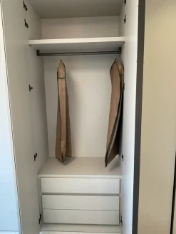 Outlet Armadio Amalfi realizzato in laccato opaco di scontato -22% Armadi