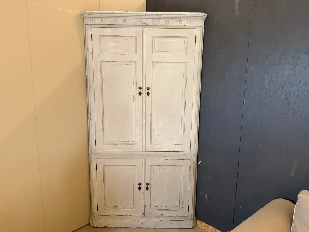 Online Armadio Angoliera a due ante a prezzo scontato Armadi