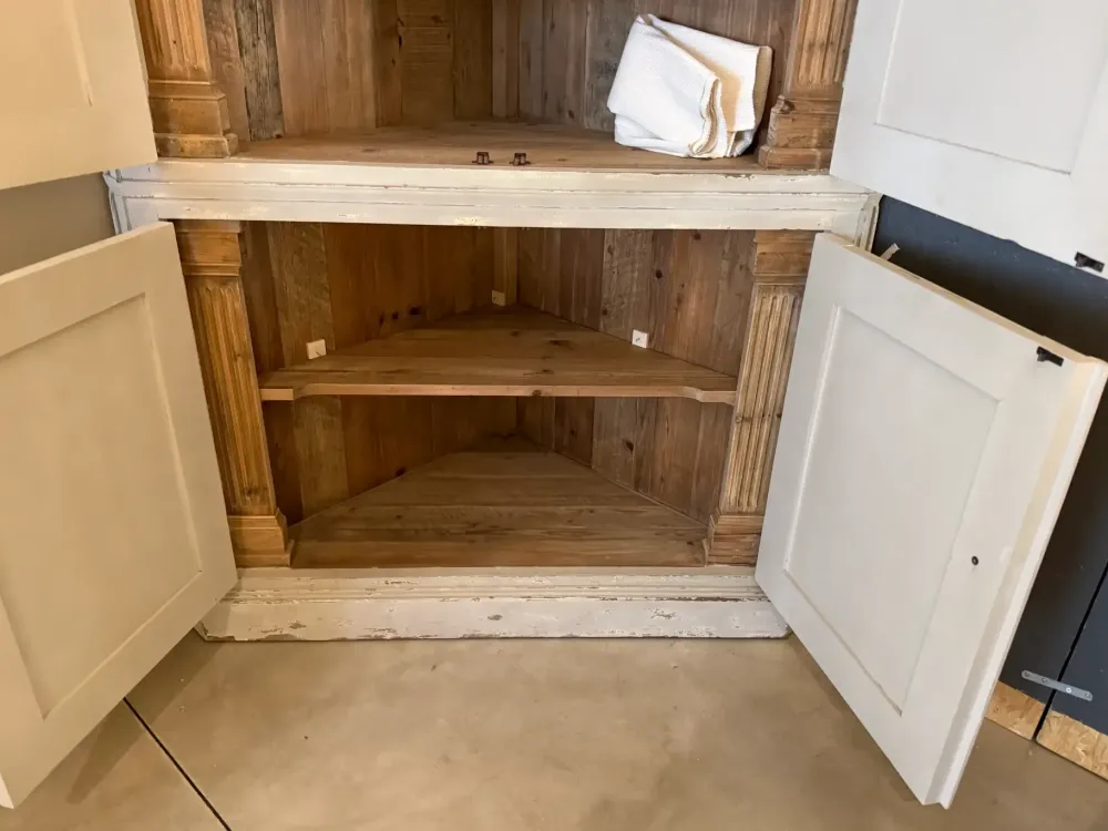 Online Armadio Angoliera a due ante a prezzo scontato Armadi