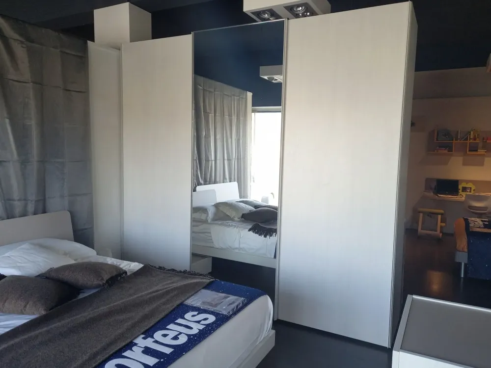 Armadio Anta liscia a tre ante in Offerta Outlet^Orme Online