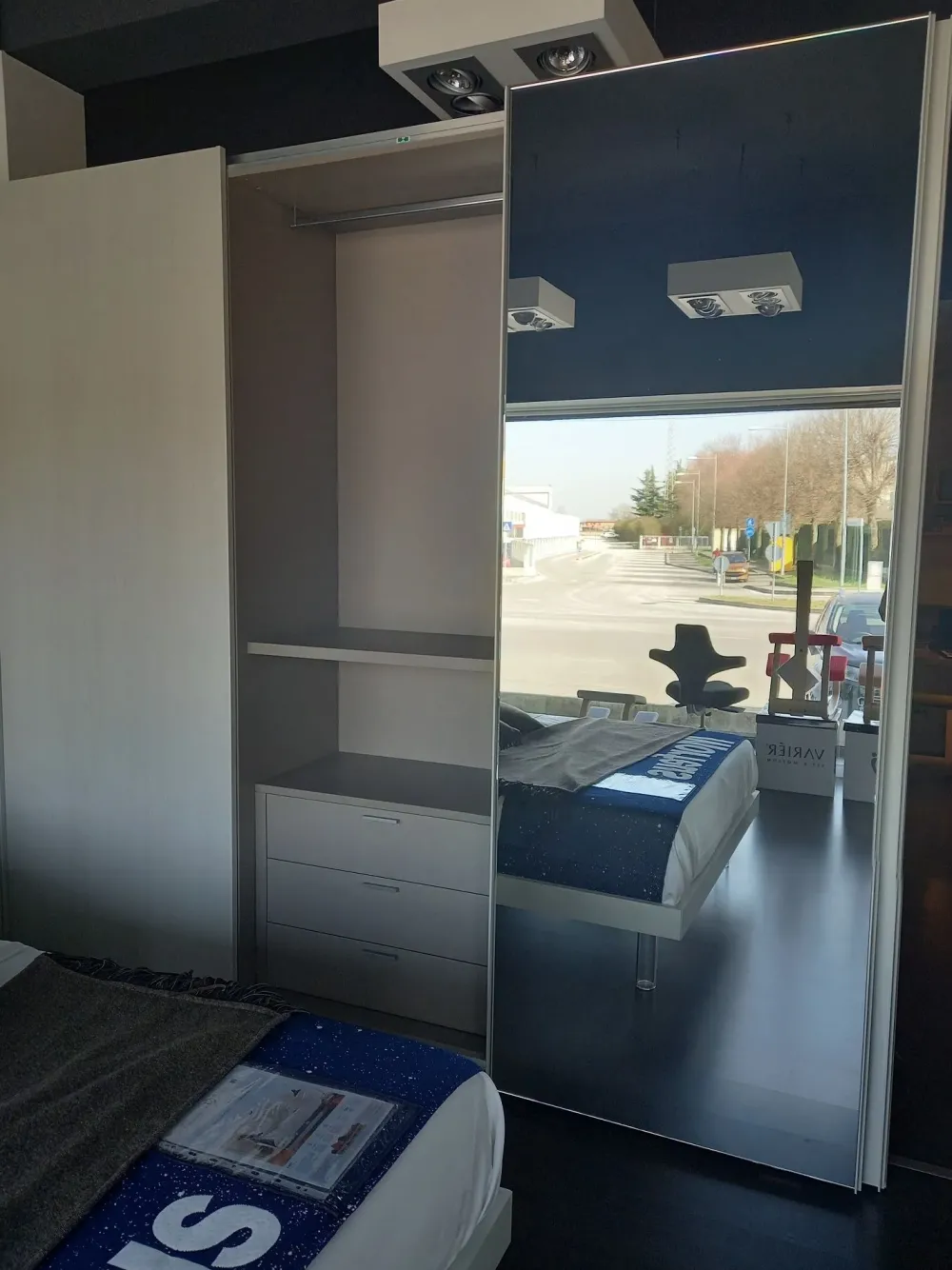 Armadio Anta liscia a tre ante in Offerta Outlet^Orme Online