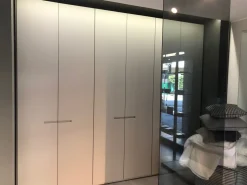 Outlet Armadio ante battenti in laccato opaco Elegant di Armadi