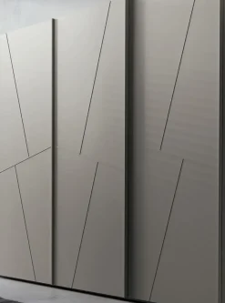 Armadio ante scorrevoli in laccato opaco Rilievo di Armadi