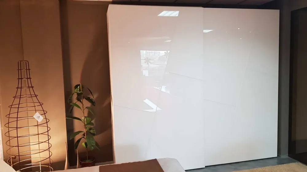 Armadio ante scorrevoli in laccato opaco Kross scontato^Tomasella Best