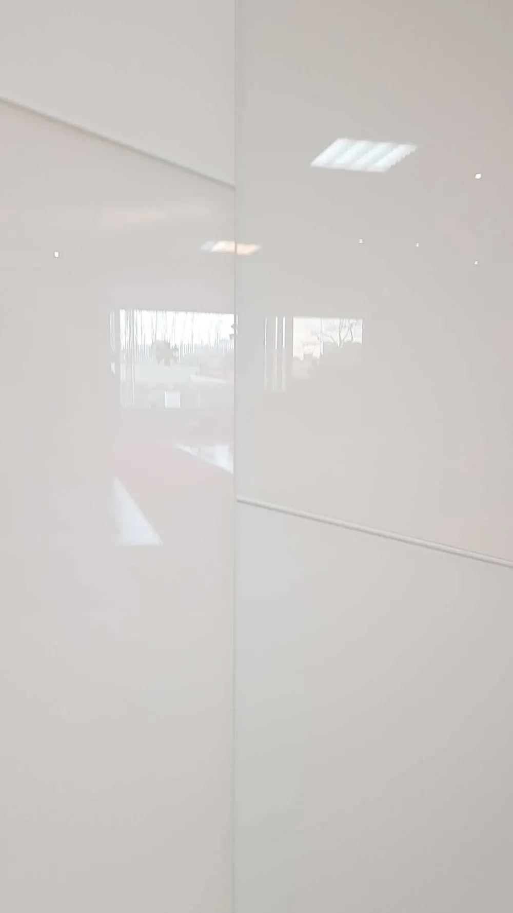 Armadio ante scorrevoli in laccato opaco Kross scontato^Tomasella Best