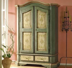 Armadio Armadio a 2 ante laccato a tempera con decorazioni scontato del 35% con ante battenti SCONTATO 35% Armadi