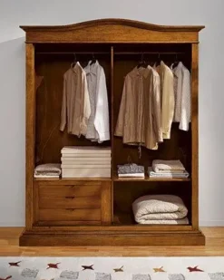 Outlet Armadio Armadio due porte scorrevoli realizzato in legno di scontato -40% Armadi