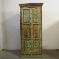 Outlet Etnico Armadio Armadio in legno colorato etnico di A PREZZO SCONTATO 27%- Armadi