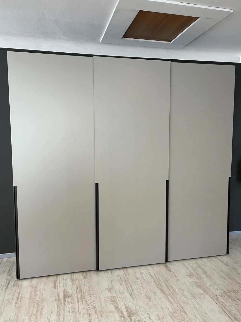 Best Armadio Armadio scorrevole santa lucia scontato realizzato in laminato materico di scontato -30% Armadi