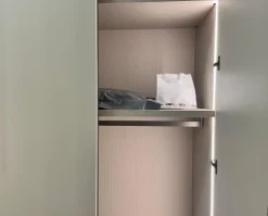 Hot Armadio Armadio tratto di A PREZZO SCONTATO 25% Armadi