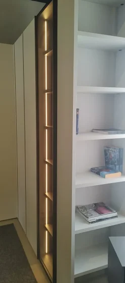 Orme Armadio Armadio virgo  realizzato in laminato opaco di scontato -35%- Armadi