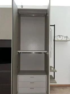 Outlet Armadio Armadio visual  realizzato in laminato materico di scontato -36% Armadi