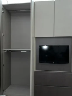 Outlet Armadio Armadio visual  realizzato in laminato materico di scontato -36% Armadi