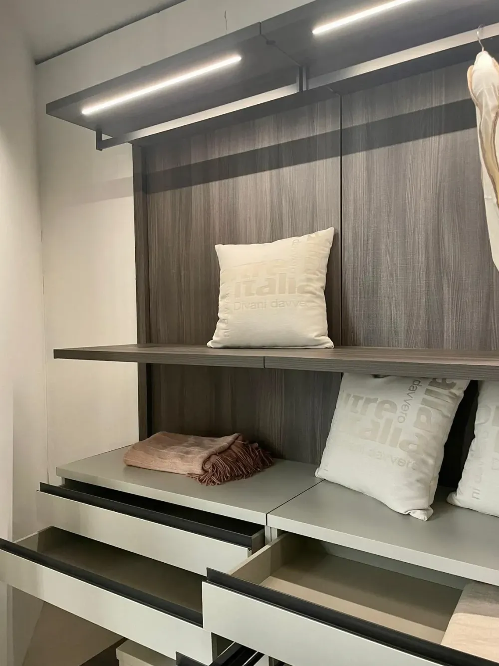 Sangiacomo Armadio cabina armadio in laminato opaco Cabina armadio panorama di- Armadi