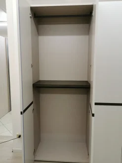 Sale Armadio con ante battenti a prezzo scontato modello Strip di Armadi