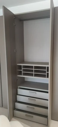 Outlet Armadio con ante battenti a Sei ante Golf tre moduli di Armadi