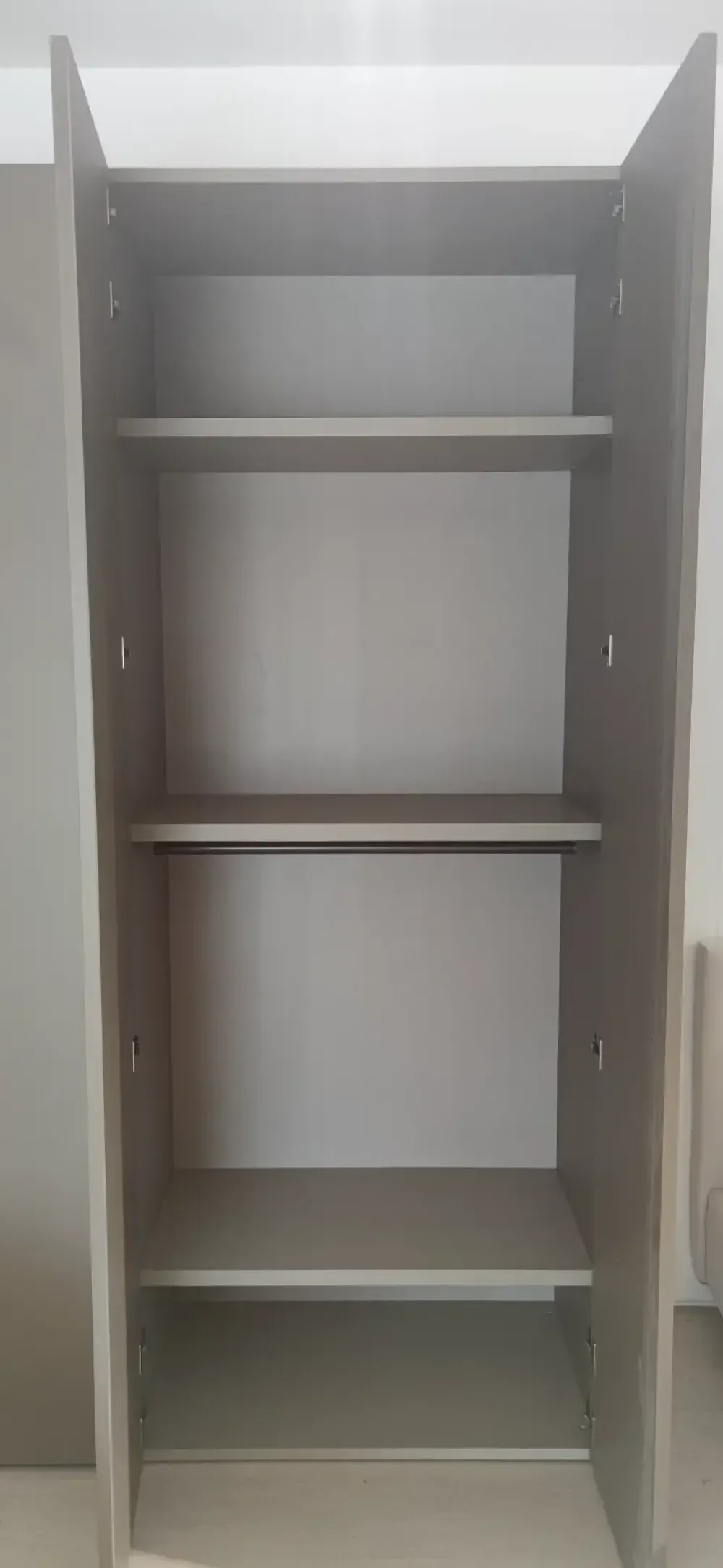 Outlet Armadio con ante battenti a Sei ante Golf tre moduli di Armadi