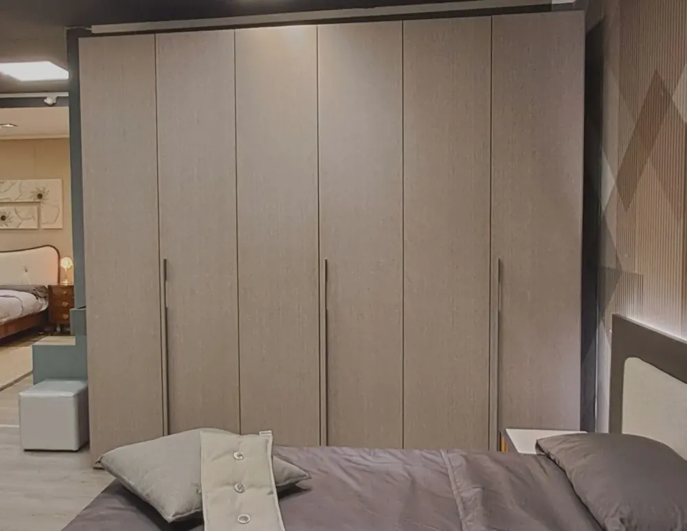 Armadio con ante battenti moderno Leila a prezzo scontato^Tomasella Discount