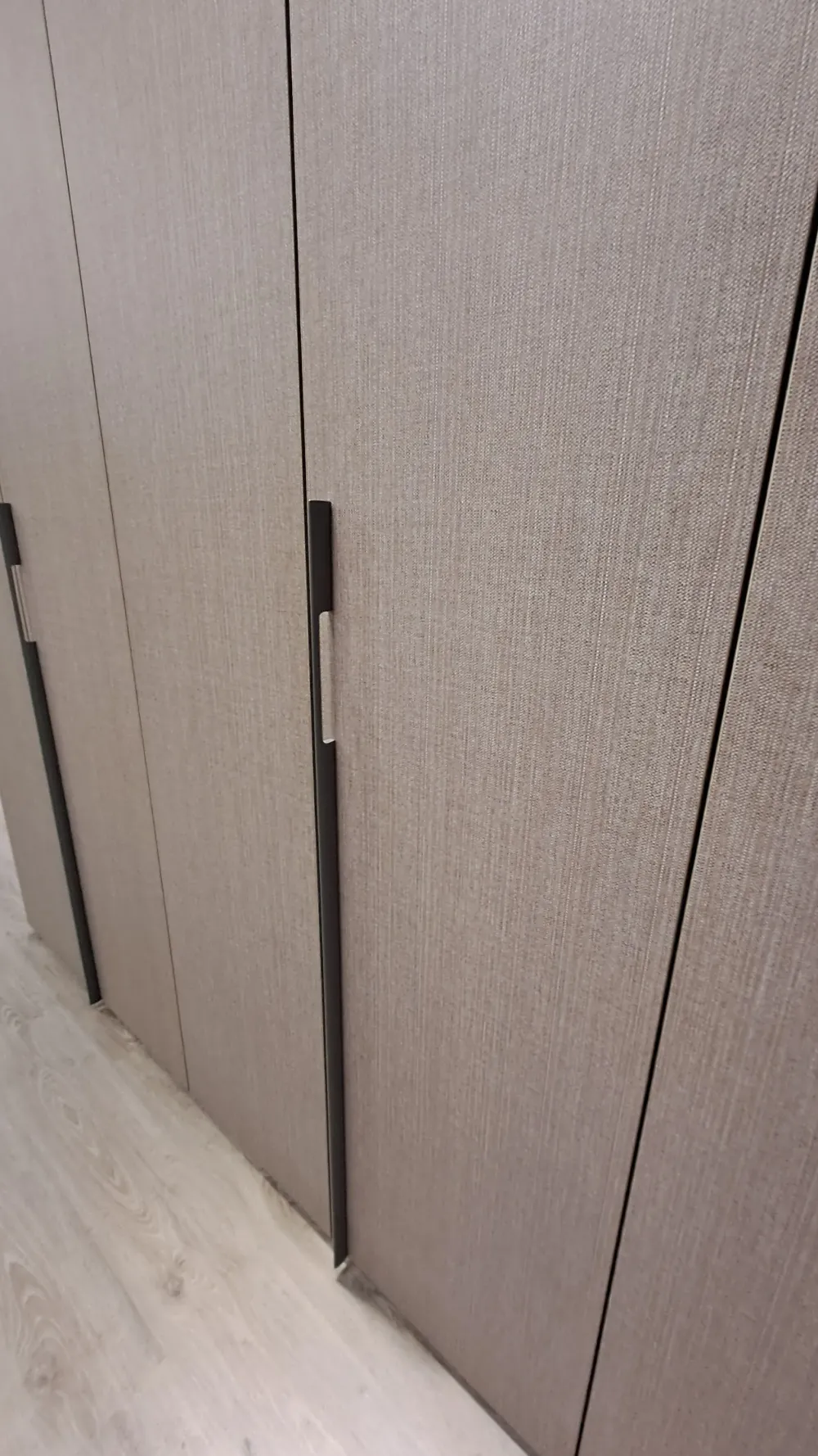 Armadio con ante battenti moderno Leila a prezzo scontato^Tomasella Discount