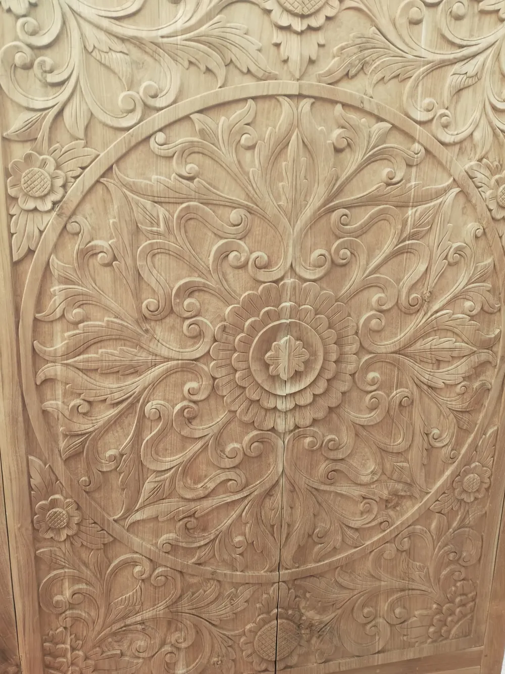 Outlet Etnico Armadio con ante battenti a prezzo scontato modello Namastè di- Armadi