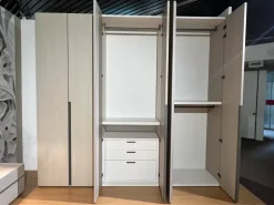 Outlet Armadio con ante battenti moderno Doris a prezzo scontato Armadi