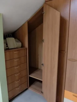 Artigianale Armadio con ante battenti moderno Sottoscala - mansarda a prezzo ribassato- Armadi