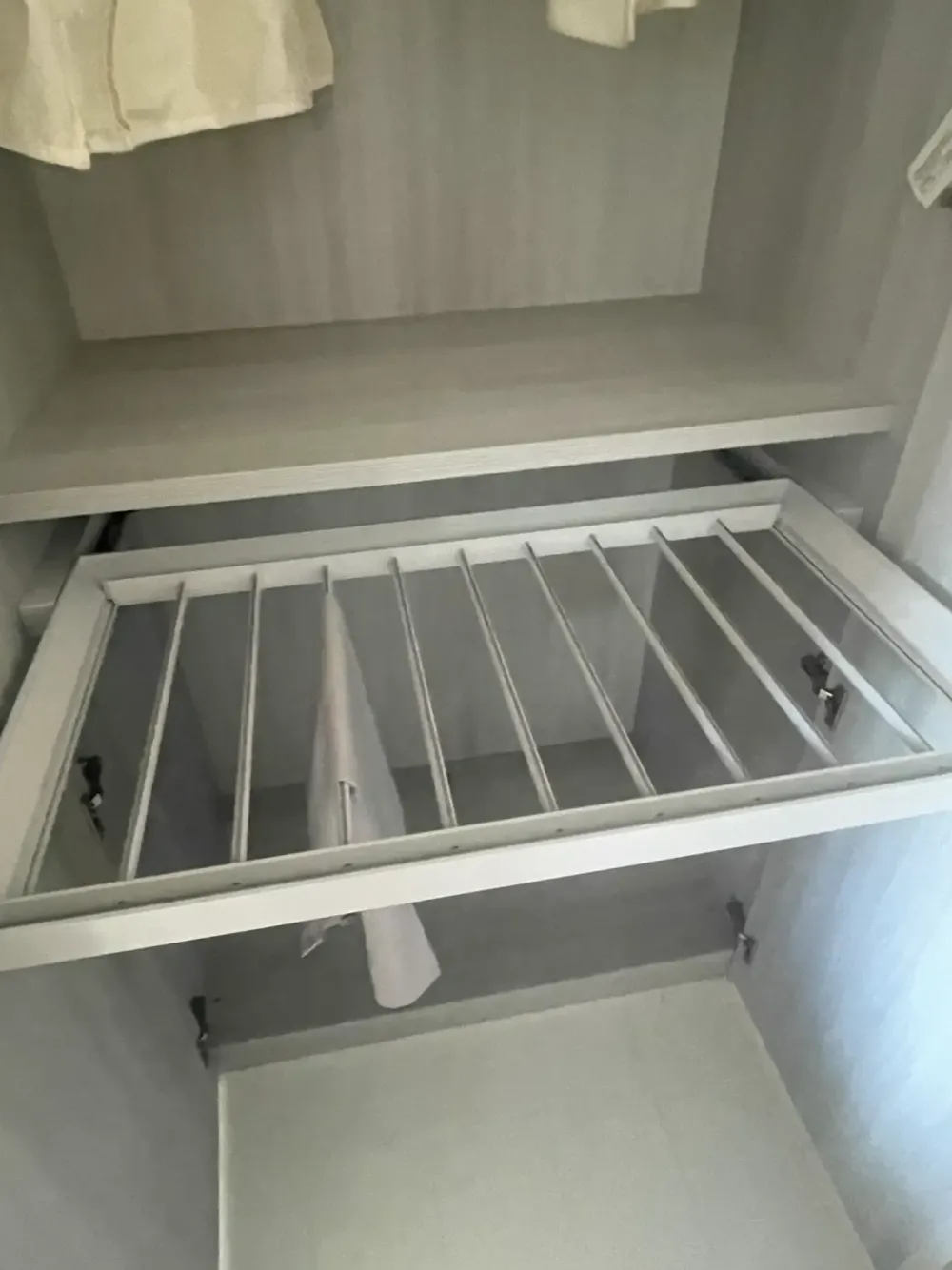 Best Armadio con ante battenti modello Basic ala free con ante battenti scontato del 35% Armadi