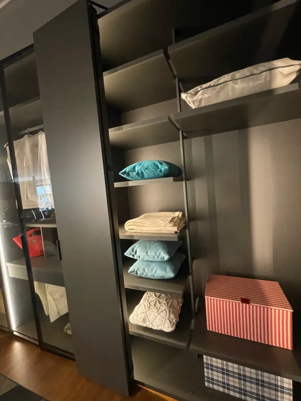 Armadio con ante battenti modello Core scontato del 40%^Caccaro Outlet