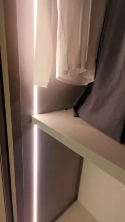 Online Armadio con ante battenti moderno Armadio sinua combinato a prezzo scontato Armadi