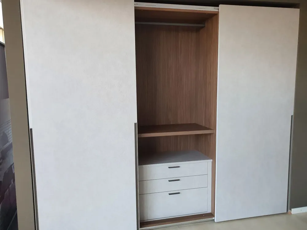 Tomasella Armadio con ante scorrevoli Doris scontato del 40%- Armadi