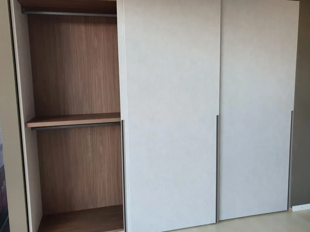 Tomasella Armadio con ante scorrevoli Doris scontato del 40%- Armadi