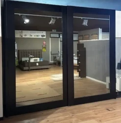 Armadio con ante scorrevoli moderno Discovery a prezzo ribassato^Doimo Design Discount