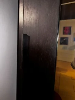 Armadio con ante scorrevoli moderno Discovery a prezzo ribassato^Doimo Design Discount